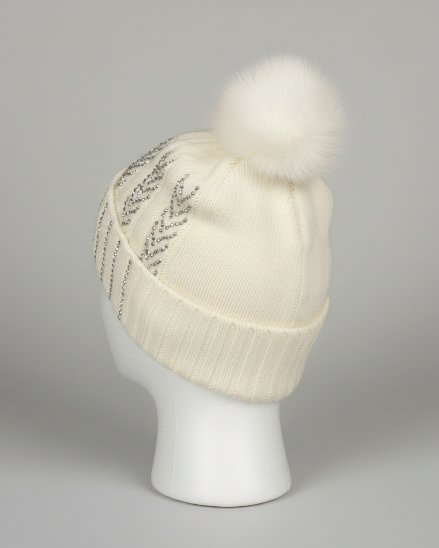 WHITE LUXE KNIT HAT